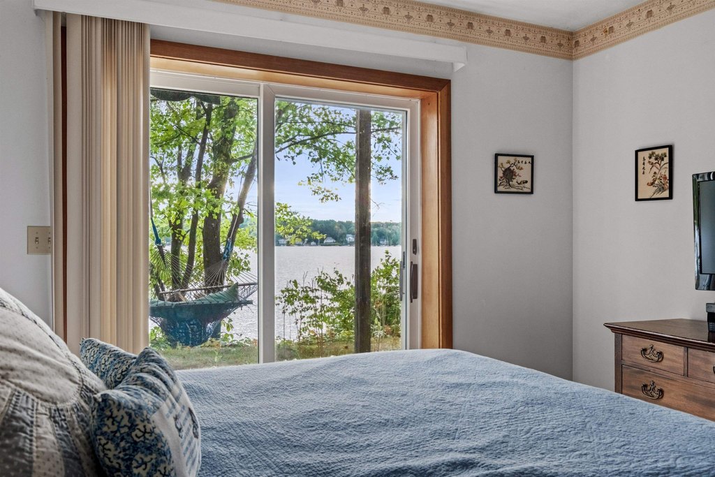 Gilford, New Hampshire, 03249, United States, 5 Bedrooms Bedrooms, ,2 BathroomsBathrooms,Residential,Forsale,1909963