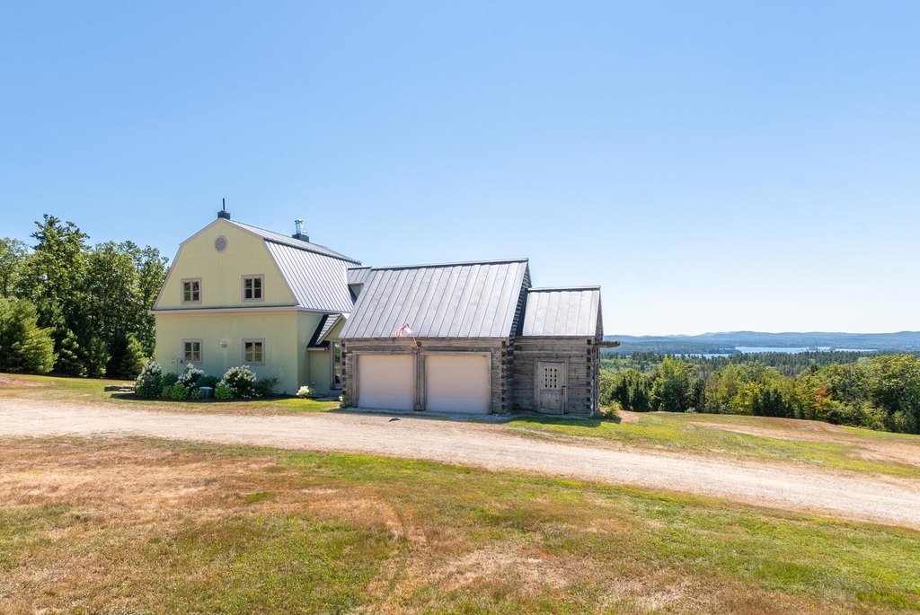 Sandwich, New Hampshire, 03227, United States, 4 Bedrooms Bedrooms, ,4.5 BathroomsBathrooms,Residential,Forsale,1952921