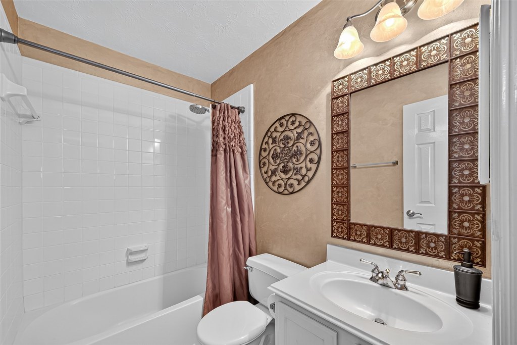 Houston, Texas, 77059, United States, 4 Bedrooms Bedrooms, ,3.5 BathroomsBathrooms,Residential,Forsale,1954135