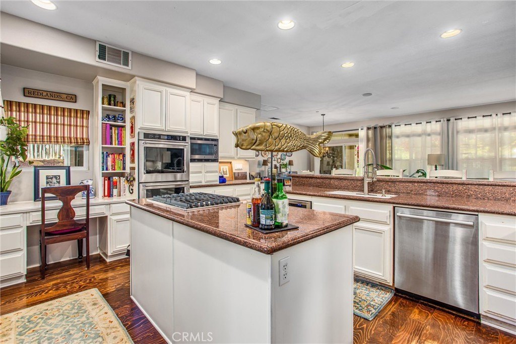 Redlands, California, 92373, United States, 5 Bedrooms Bedrooms, ,4 BathroomsBathrooms,Residential,Forsale,1933749
