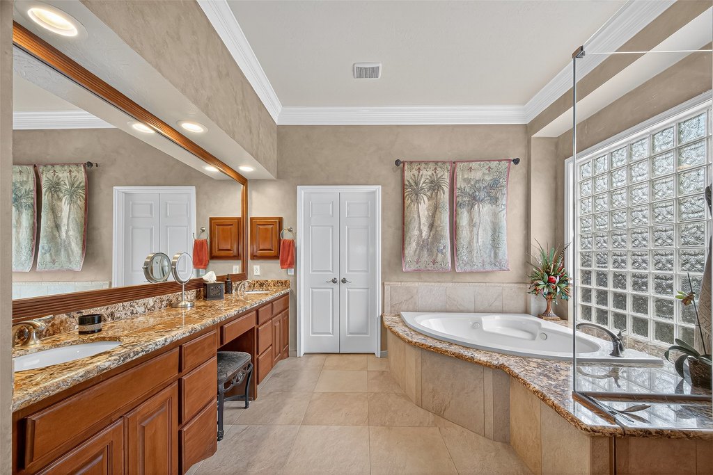 Houston, Texas, 77059, United States, 4 Bedrooms Bedrooms, ,3.5 BathroomsBathrooms,Residential,Forsale,1954135