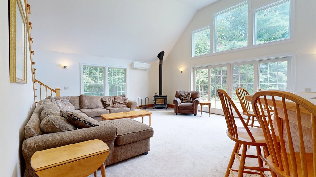 Underhill, Vermont, 05489, United States, 4 Bedrooms Bedrooms, ,3 BathroomsBathrooms,Residential,Forsale,1953117
