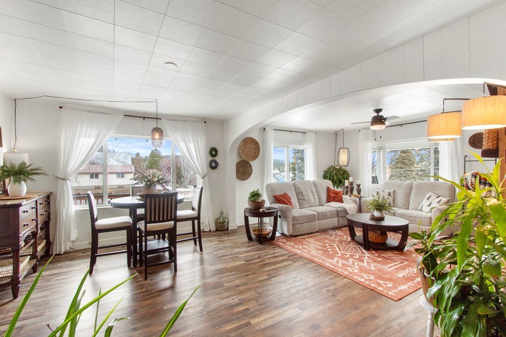 Cascade, Idaho, 83611, United States, 3 Bedrooms Bedrooms, ,2 BathroomsBathrooms,Residential,Forsale,1889400