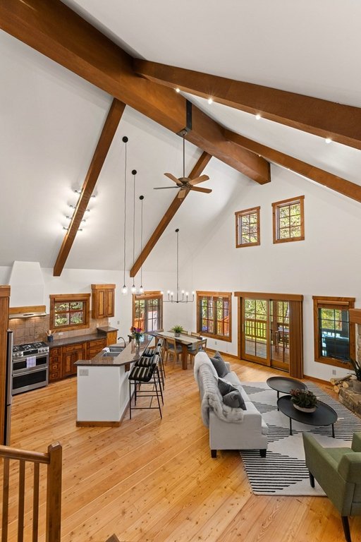 Donnelly, Idaho, 83615, United States, 3 Bedrooms Bedrooms, ,3 BathroomsBathrooms,Residential,Forsale,1889373