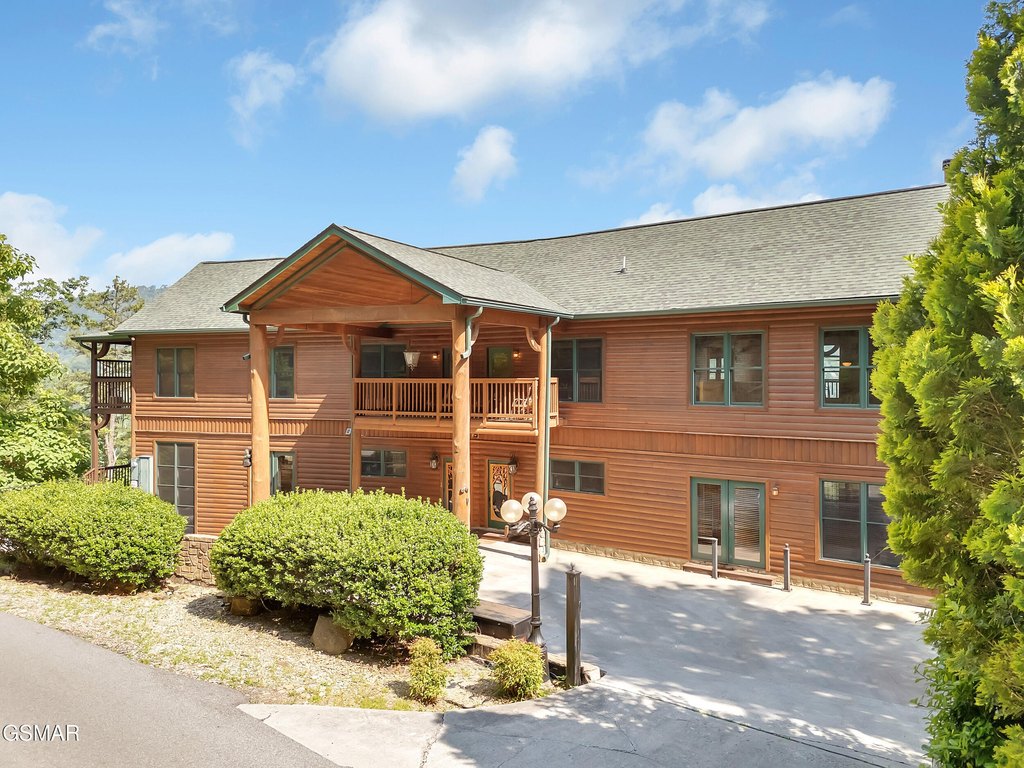 Gatlinburg, Tennessee, 37738, United States, 8 Bedrooms Bedrooms, ,8.5 BathroomsBathrooms,Residential,Forsale,1942454