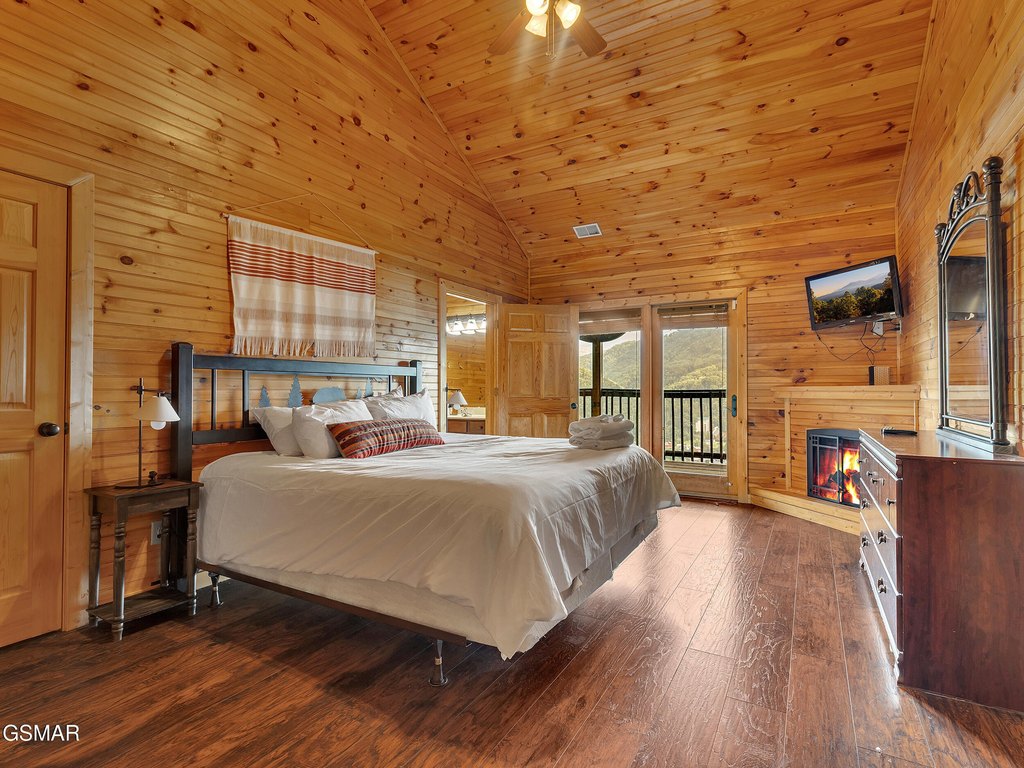 Gatlinburg, Tennessee, 37738, United States, 8 Bedrooms Bedrooms, ,8.5 BathroomsBathrooms,Residential,Forsale,1942454