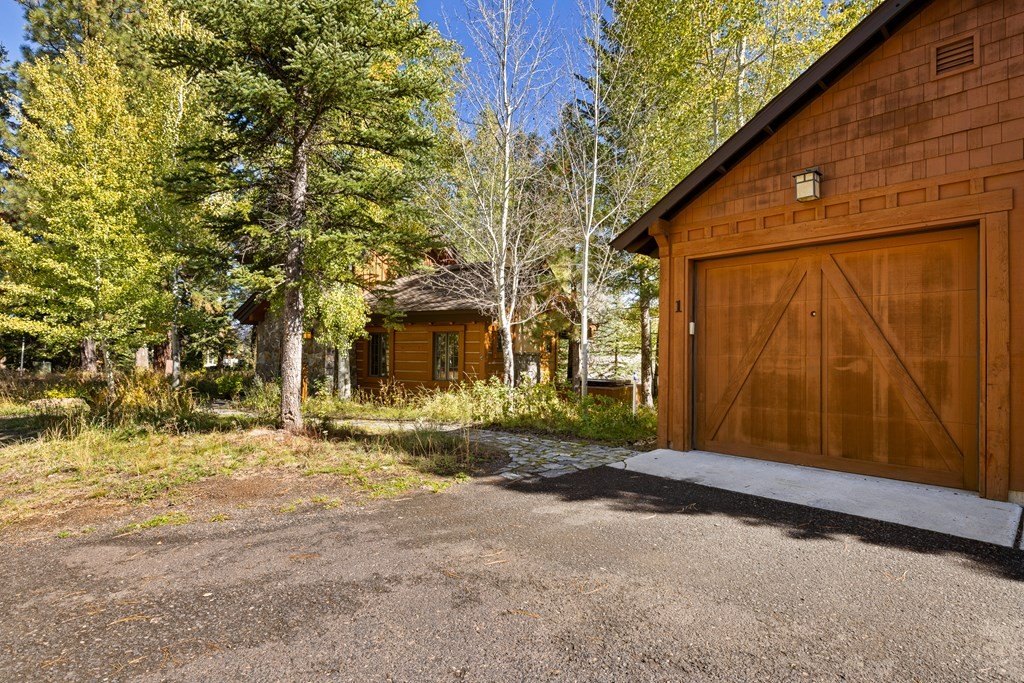 Donnelly, Idaho, 83615, United States, 2 Bedrooms Bedrooms, ,3.5 BathroomsBathrooms,Residential,Forsale,1994984