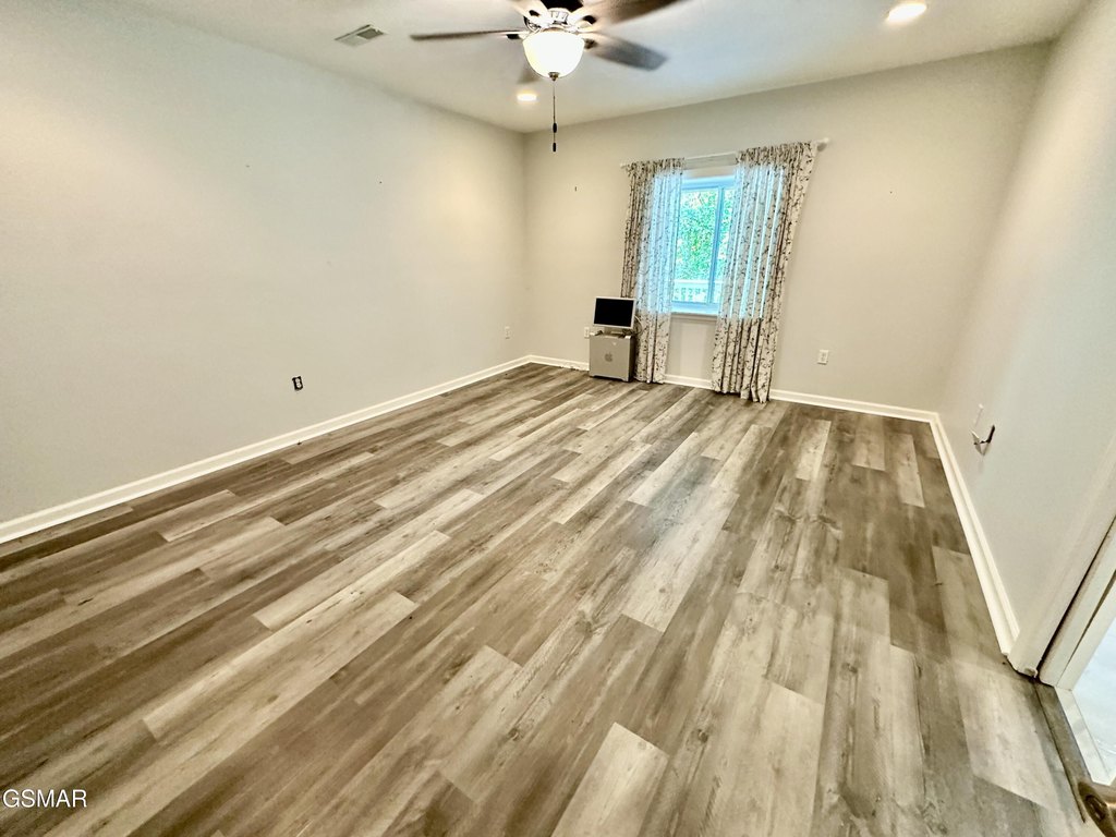 Pigeon Forge, Tennessee, 37863, United States, 5 Bedrooms Bedrooms, ,4 BathroomsBathrooms,Residential,Forsale,1910194