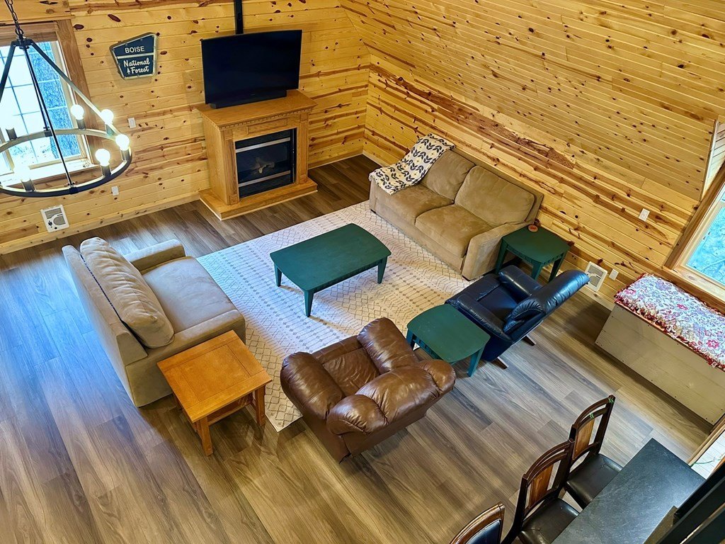 Cascade, Idaho, 83611, United States, 3 Bedrooms Bedrooms, ,1.5 BathroomsBathrooms,Residential,Forsale,1946148