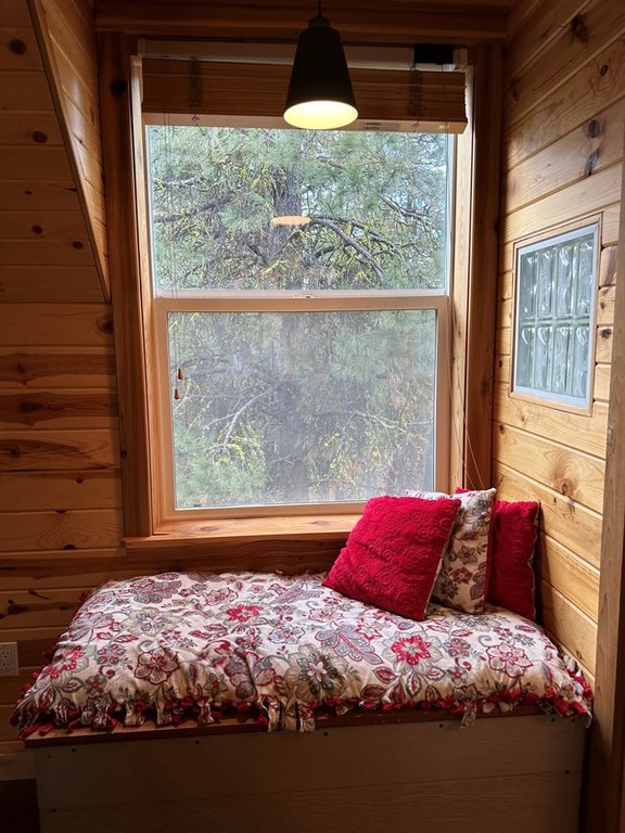 Cascade, Idaho, 83611, United States, 3 Bedrooms Bedrooms, ,1.5 BathroomsBathrooms,Residential,Forsale,1946148