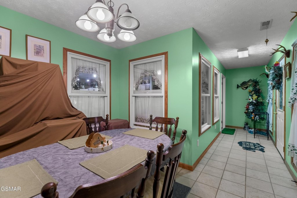 Del Rio, Tennessee, 37727, United States, 5 Bedrooms Bedrooms, ,3 BathroomsBathrooms,Residential,Forsale,1893784