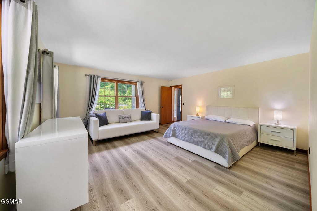 Gatlinburg, Tennessee, 37738, United States, 4 Bedrooms Bedrooms, ,3 BathroomsBathrooms,Residential,Forsale,1971875