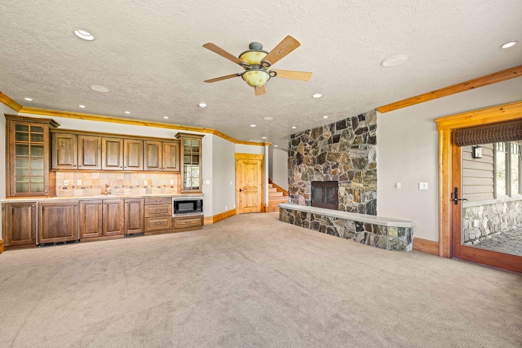 Donnelly, Idaho, 83615, United States, 4 Bedrooms Bedrooms, ,3.5 BathroomsBathrooms,Residential,Forsale,1889369