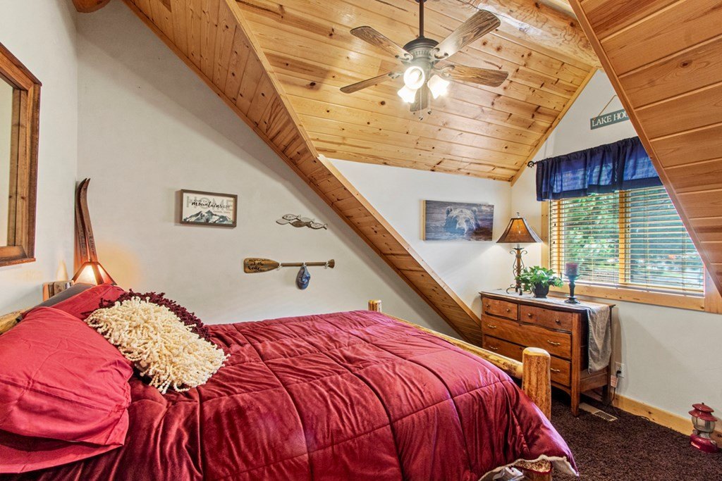 Cascade, Idaho, 83611, United States, 3 Bedrooms Bedrooms, ,2.5 BathroomsBathrooms,Residential,Forsale,1946191