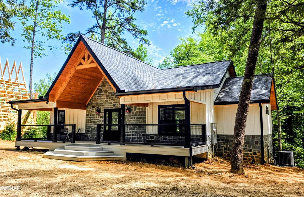 Sevierville, Tennessee, 37876, United States, 3 Bedrooms Bedrooms, ,2 BathroomsBathrooms,Residential,Forsale,1942445