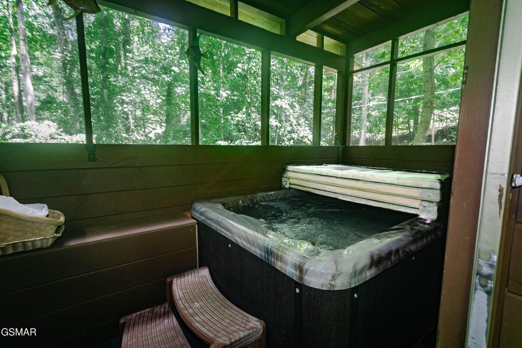 Sevierville, Tennessee, 37862, United States, 1 Bedroom Bedrooms, ,2 BathroomsBathrooms,Residential,Forsale,1942424
