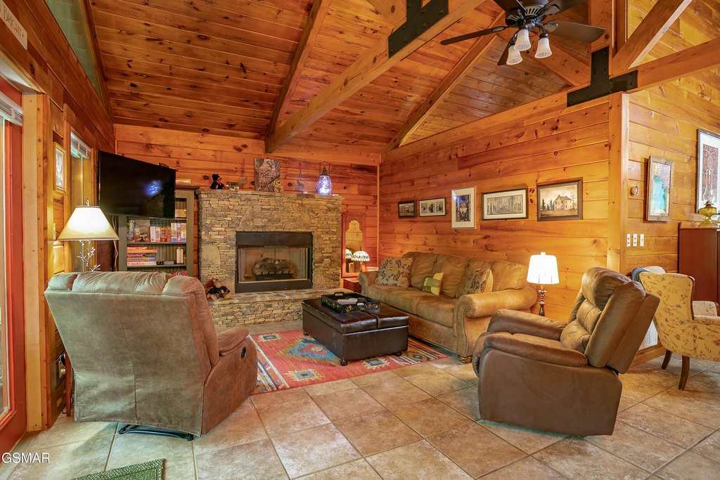 Sevierville, Tennessee, 37862, United States, 1 Bedroom Bedrooms, ,2 BathroomsBathrooms,Residential,Forsale,1942424