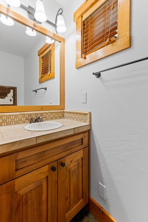 Donnelly, Idaho, 83615, United States, 2 Bedrooms Bedrooms, ,Residential,Forsale,1946201