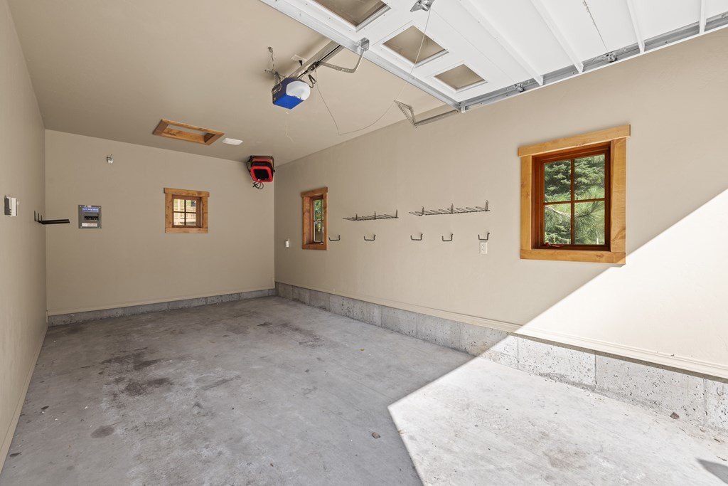 Donnelly, Idaho, 83615, United States, 2 Bedrooms Bedrooms, ,Residential,Forsale,1946201