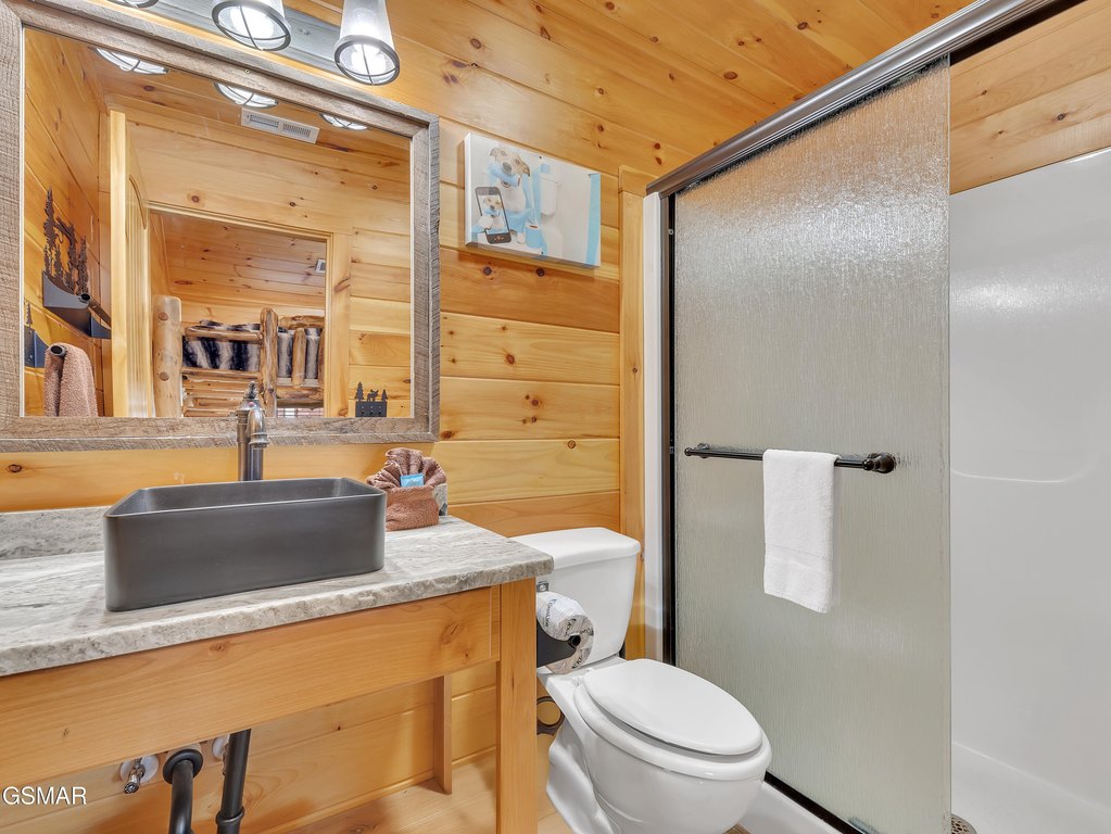 Sevierville, Tennessee, 37876, United States, 4 Bedrooms Bedrooms, ,3.5 BathroomsBathrooms,Residential,Forsale,1942464