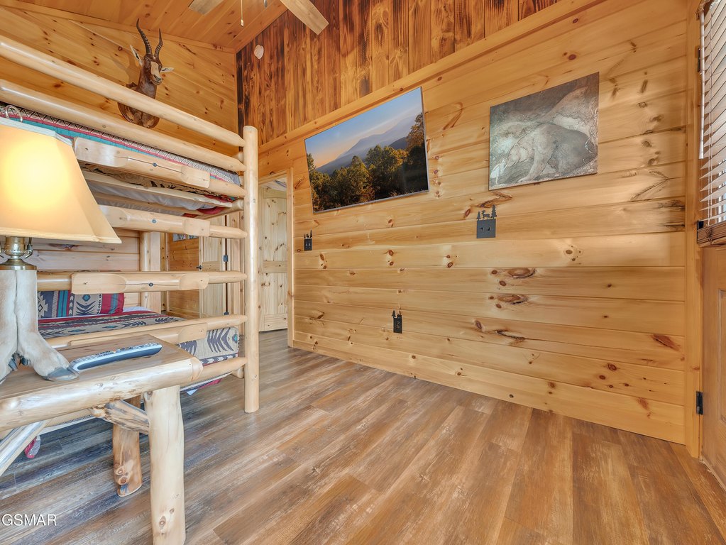 Sevierville, Tennessee, 37876, United States, 4 Bedrooms Bedrooms, ,3.5 BathroomsBathrooms,Residential,Forsale,1942464