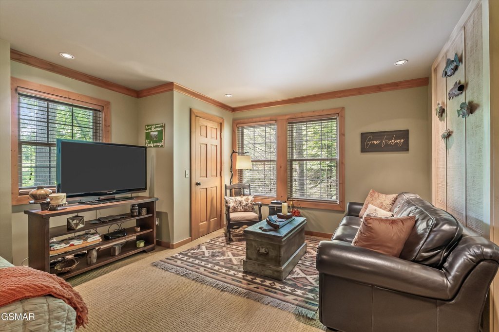 Gatlinburg, Tennessee, 37738, United States, 3 Bedrooms Bedrooms, ,2 BathroomsBathrooms,Residential,Forsale,1893798
