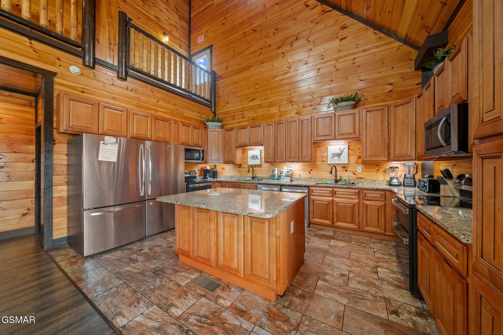 Pigeon Forge, Tennessee, 37863, United States, 12 Bedrooms Bedrooms, ,14 BathroomsBathrooms,Residential,Forsale,1942432