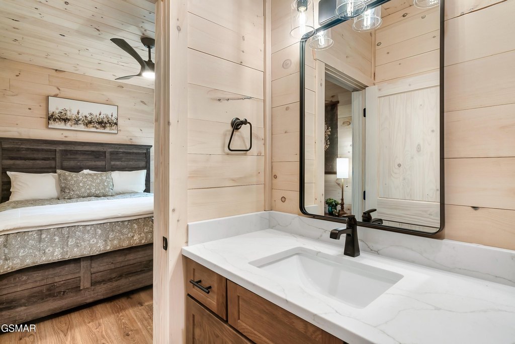 Gatlinburg, Tennessee, 37738, United States, 5 Bedrooms Bedrooms, ,3.5 BathroomsBathrooms,Residential,Forsale,1910230