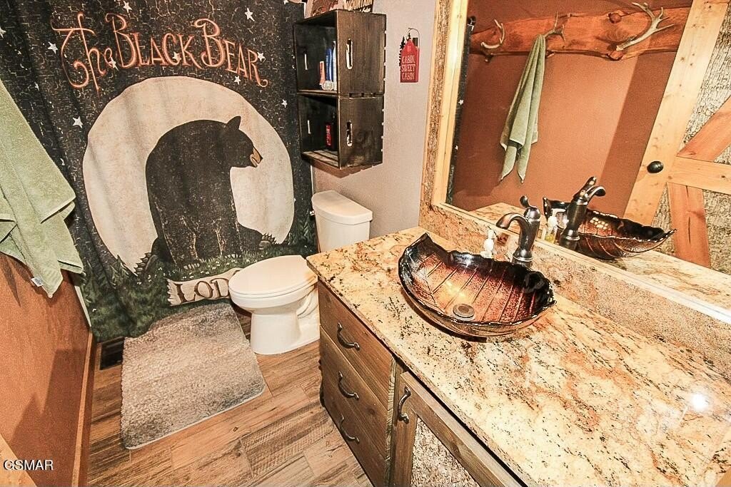 Sevierville, Tennessee, 37862, United States, 3 Bedrooms Bedrooms, ,3 BathroomsBathrooms,Residential,Forsale,1893748