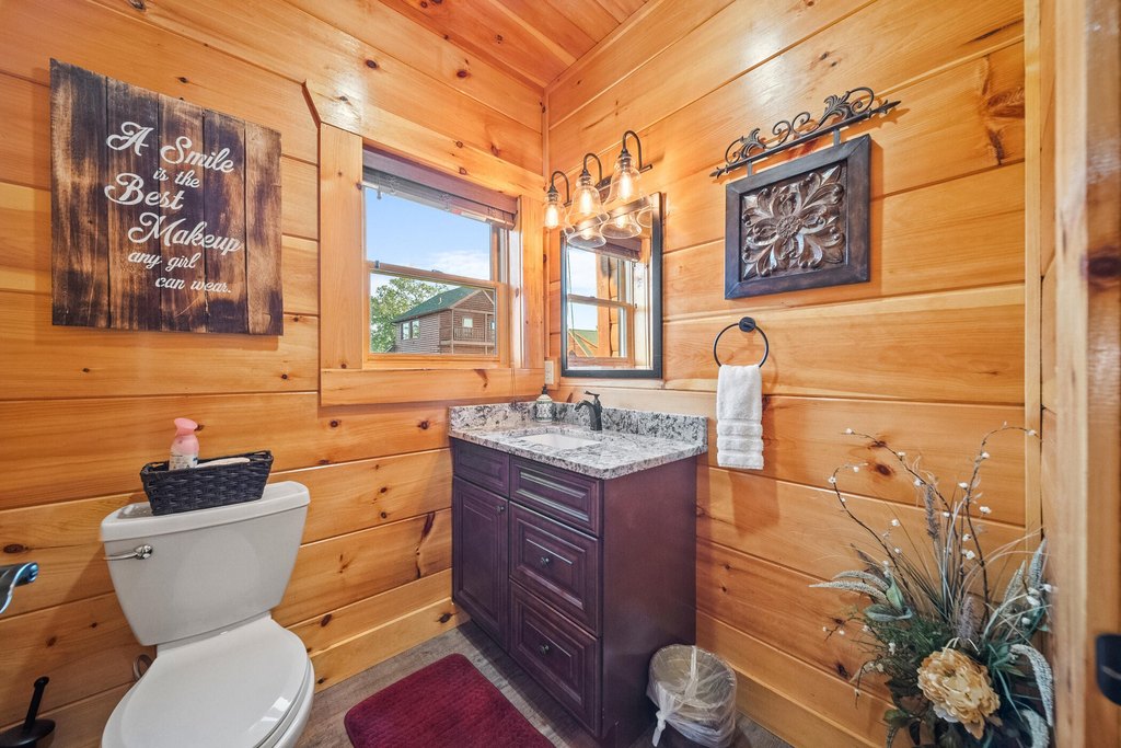 Sevierville, Tennessee, 37876, United States, 4 Bedrooms Bedrooms, ,5.5 BathroomsBathrooms,Residential,Forsale,1999451