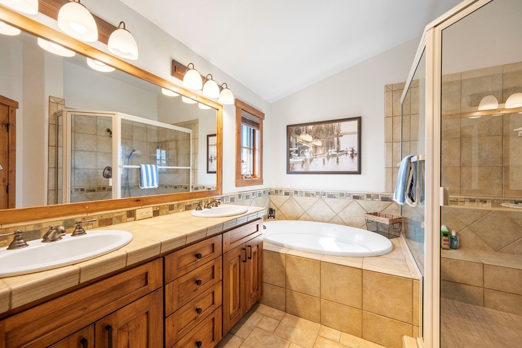 Donnelly, Idaho, 83615, United States, 4 Bedrooms Bedrooms, ,4 BathroomsBathrooms,Residential,Forsale,1946165