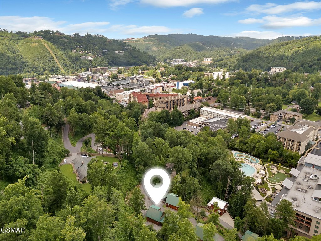 Gatlinburg, Tennessee, 37738, United States, 2 Bedrooms Bedrooms, ,2 BathroomsBathrooms,Residential,Forsale,1910184