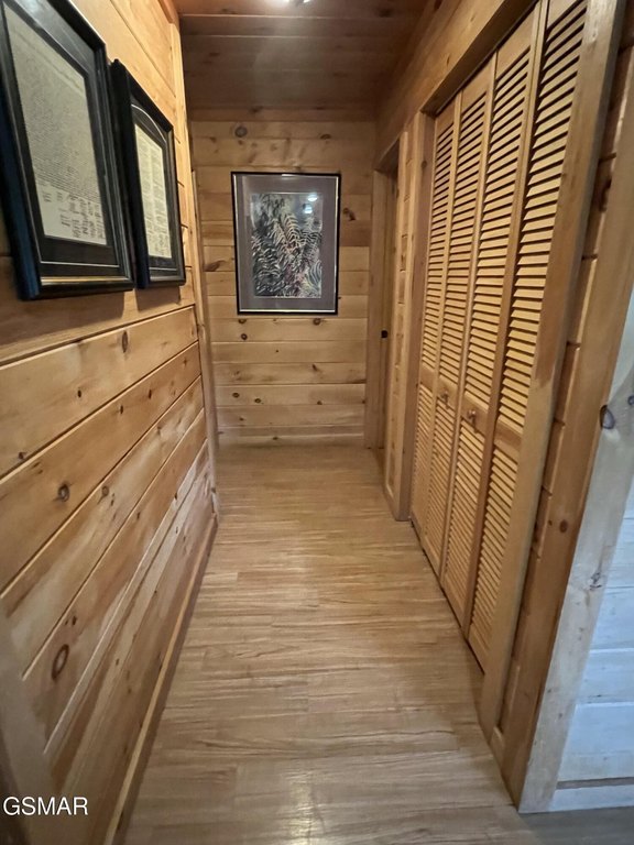 Sevierville, Tennessee, 37862, United States, 1 Bedroom Bedrooms, ,5 BathroomsBathrooms,Residential,Forsale,1910185