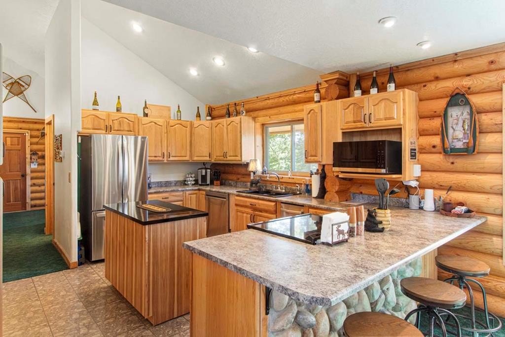 Cascade, Idaho, 83611, United States, 3 Bedrooms Bedrooms, ,2.5 BathroomsBathrooms,Residential,Forsale,1889403