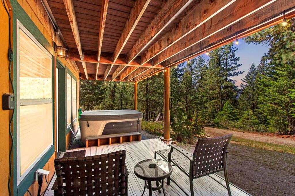 Cascade, Idaho, 83611, United States, 3 Bedrooms Bedrooms, ,2.5 BathroomsBathrooms,Residential,Forsale,1889403