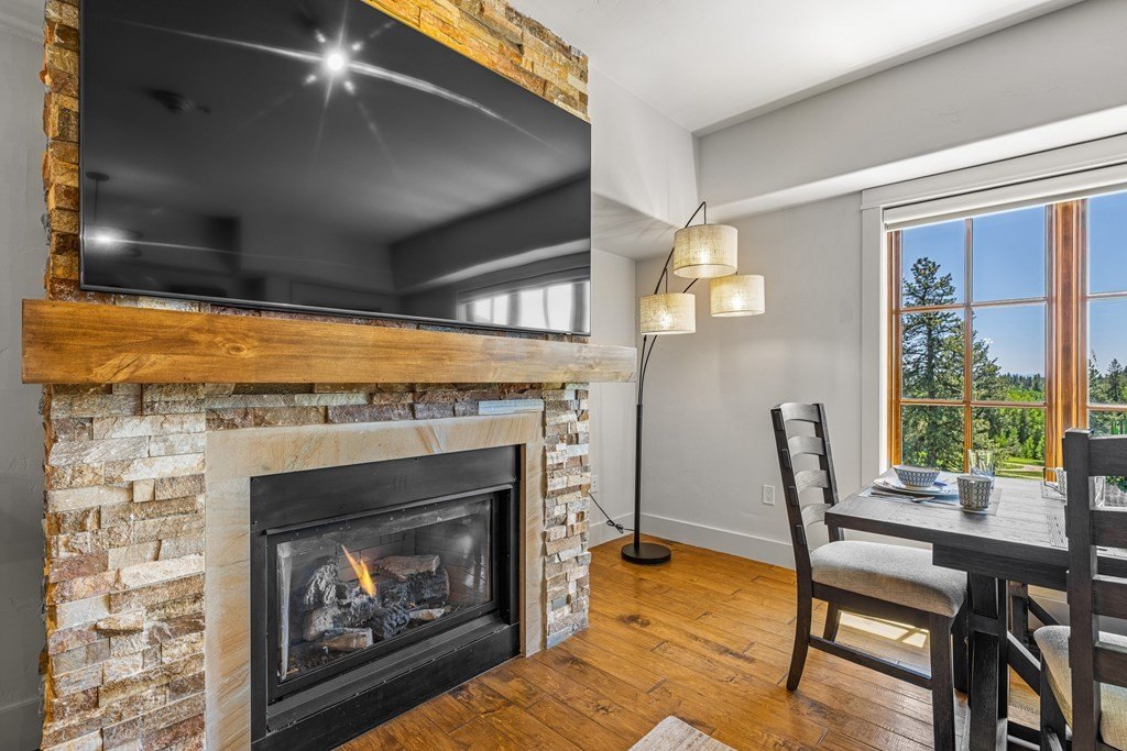 Donnelly, Idaho, 83615, United States, 2 Bedrooms Bedrooms, ,Residential,Forsale,1889380