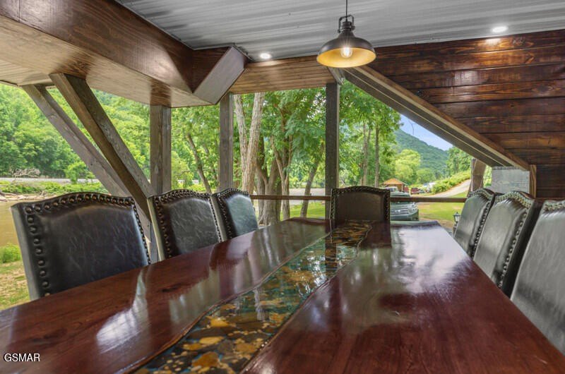 Newport, Tennessee, 37821, United States, 2 Bedrooms Bedrooms, ,2 BathroomsBathrooms,Residential,Forsale,1999350