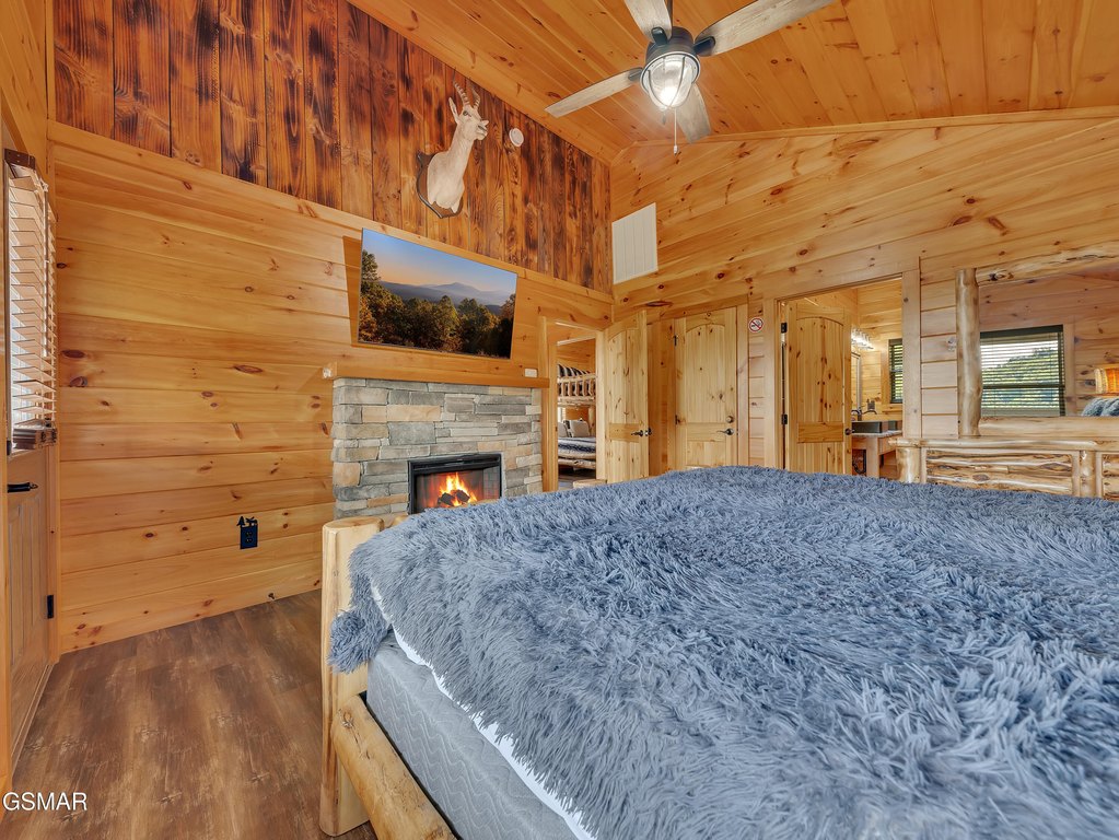 Sevierville, Tennessee, 37876, United States, 4 Bedrooms Bedrooms, ,3.5 BathroomsBathrooms,Residential,Forsale,1942464