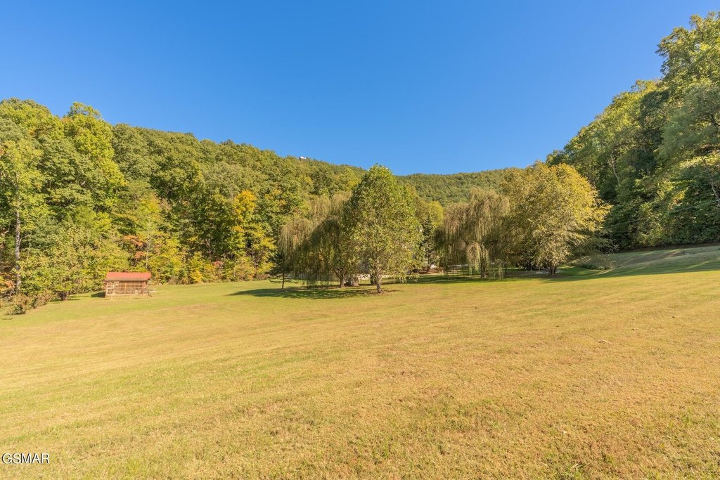 Sevierville, Tennessee, 37862, United States, 4 Bedrooms Bedrooms, ,4.5 BathroomsBathrooms,Residential,Forsale,1910216