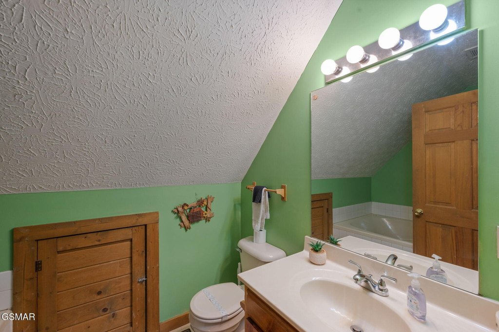 Sevierville, Tennessee, 37862, United States, 3 Bedrooms Bedrooms, ,3 BathroomsBathrooms,Residential,Forsale,1942453