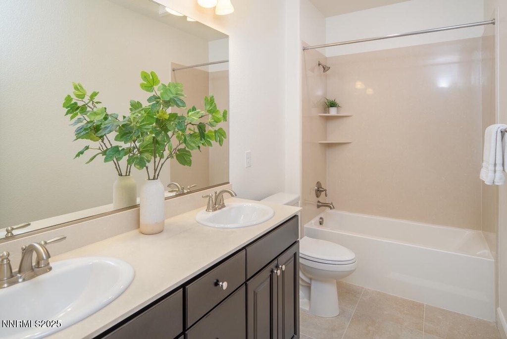 Reno, Nevada, 89523, United States, 3 Bedrooms Bedrooms, ,2.5 BathroomsBathrooms,Residential,Forsale,1936775
