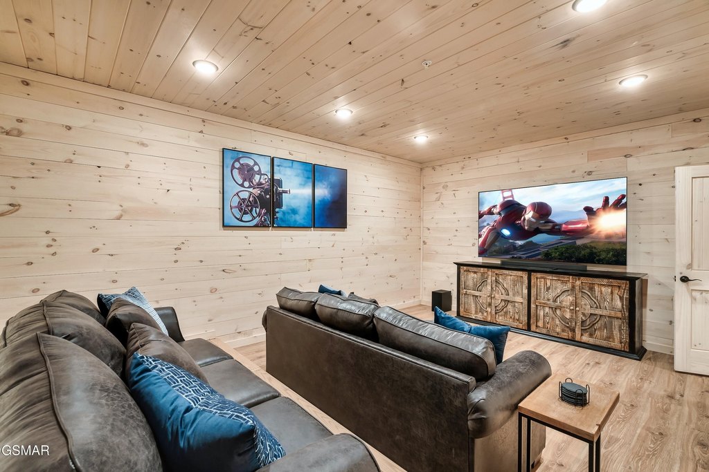 Gatlinburg, Tennessee, 37738, United States, 5 Bedrooms Bedrooms, ,3.5 BathroomsBathrooms,Residential,Forsale,1910230