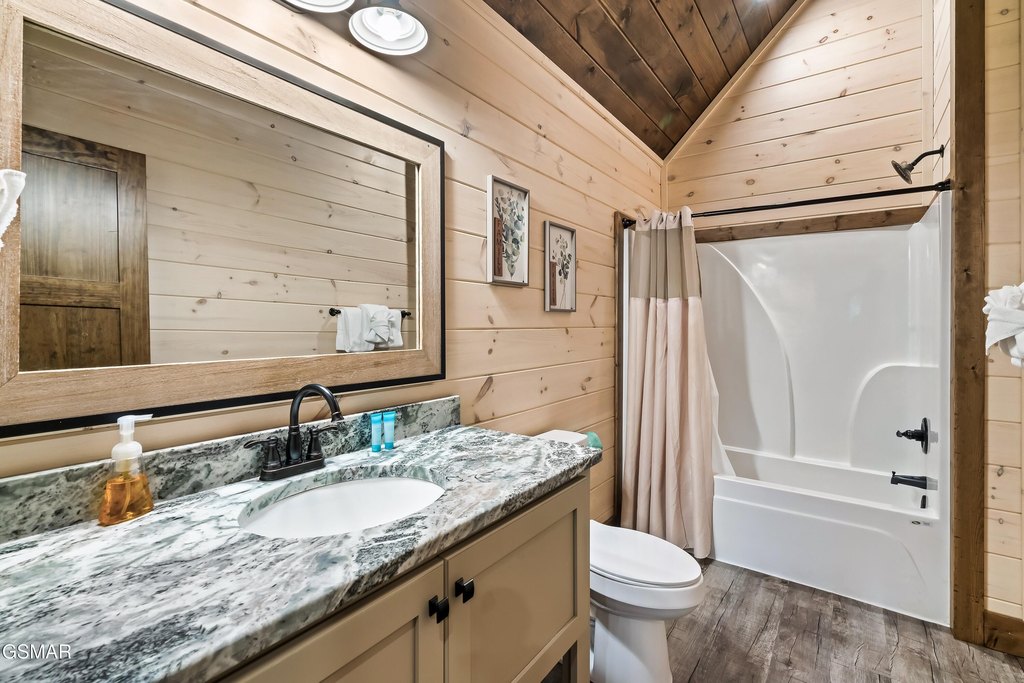 Pigeon Forge, Tennessee, 37862, United States, 4 Bedrooms Bedrooms, ,4.5 BathroomsBathrooms,Residential,Forsale,1971886