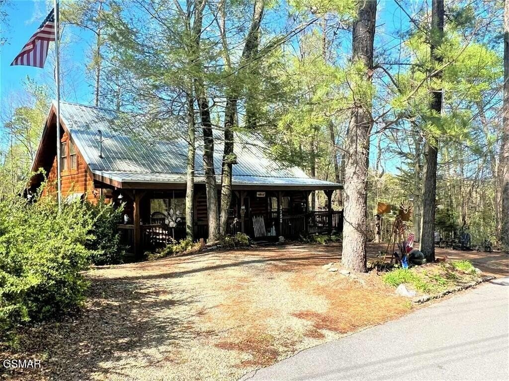 Sevierville, Tennessee, 37862, United States, 2 Bedrooms Bedrooms, ,2 BathroomsBathrooms,Residential,Forsale,1893750