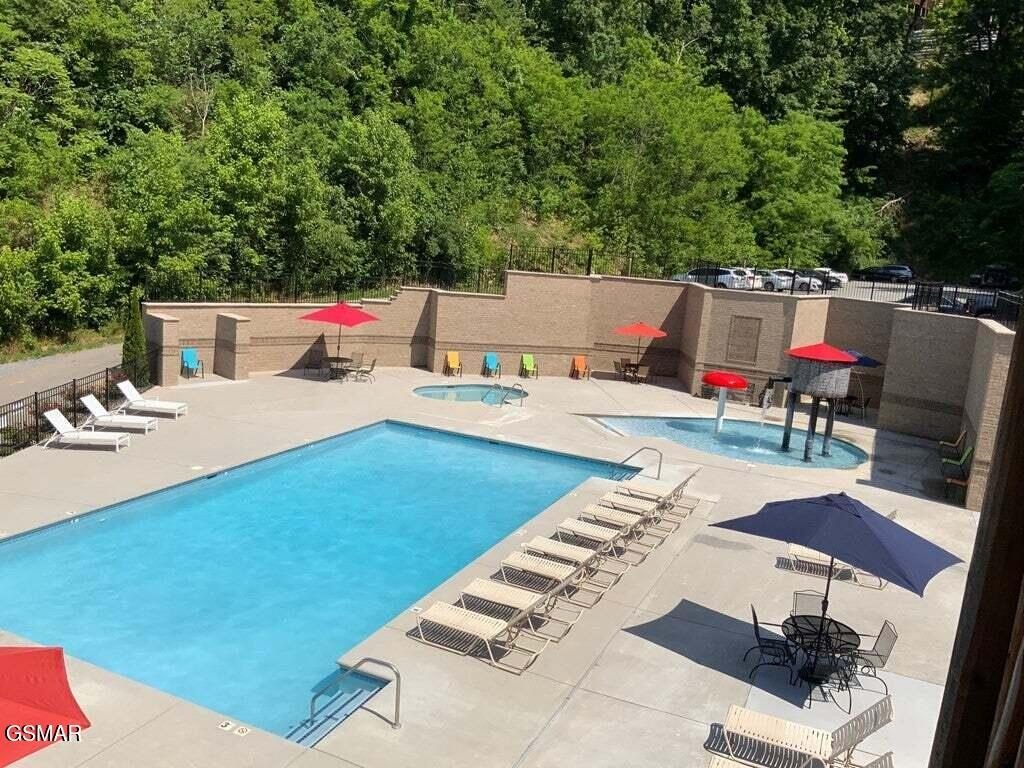 Sevierville, Tennessee, 37876, United States, 4 Bedrooms Bedrooms, ,5.5 BathroomsBathrooms,Residential,Forsale,1999451