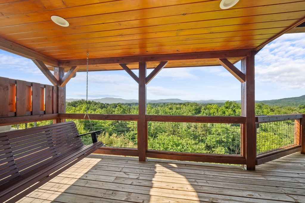 Sevierville, Tennessee, 37876, United States, 4 Bedrooms Bedrooms, ,5.5 BathroomsBathrooms,Residential,Forsale,1999451