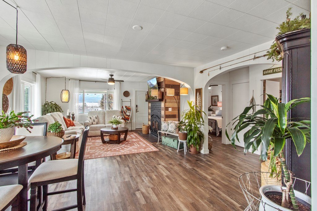 Cascade, Idaho, 83611, United States, 3 Bedrooms Bedrooms, ,2 BathroomsBathrooms,Residential,Forsale,1889400