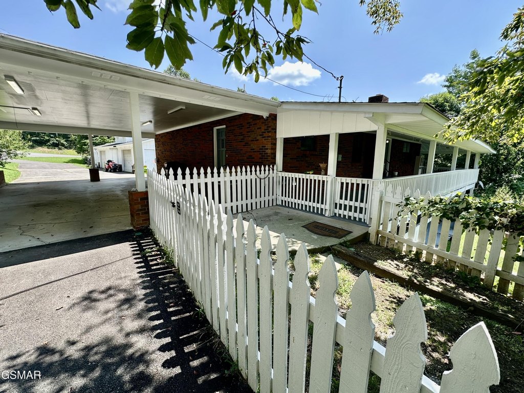 Pigeon Forge, Tennessee, 37863, United States, 5 Bedrooms Bedrooms, ,4 BathroomsBathrooms,Residential,Forsale,1910194