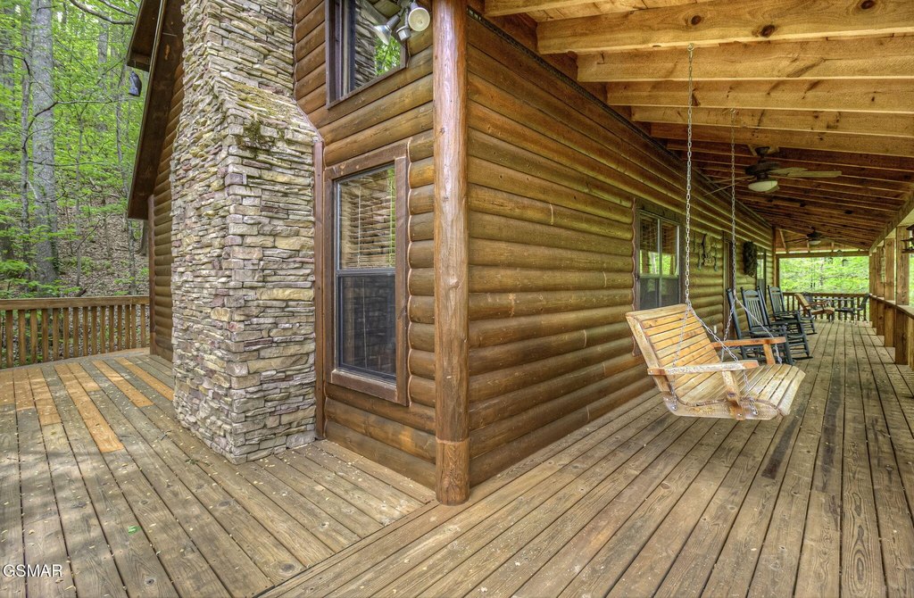 Sevierville, Tennessee, 37862, United States, 2 Bedrooms Bedrooms, ,2.5 BathroomsBathrooms,Residential,Forsale,1971833