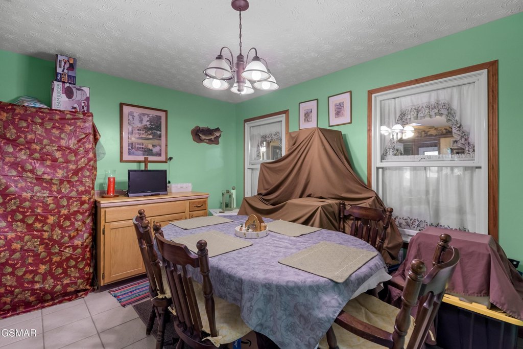 Del Rio, Tennessee, 37727, United States, 5 Bedrooms Bedrooms, ,3 BathroomsBathrooms,Residential,Forsale,1893784